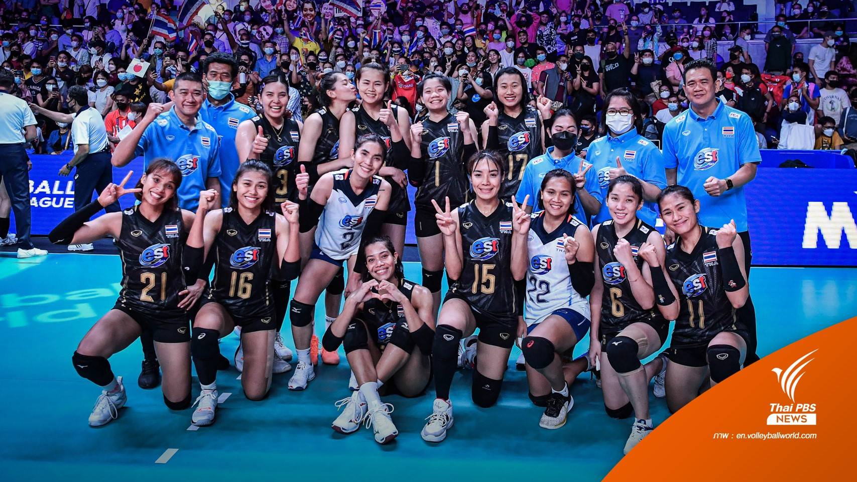 ในหลวง-ราชินี พระราชทานกำลังใจแก่ทัพวอลเลย์บอลหญิงไทย