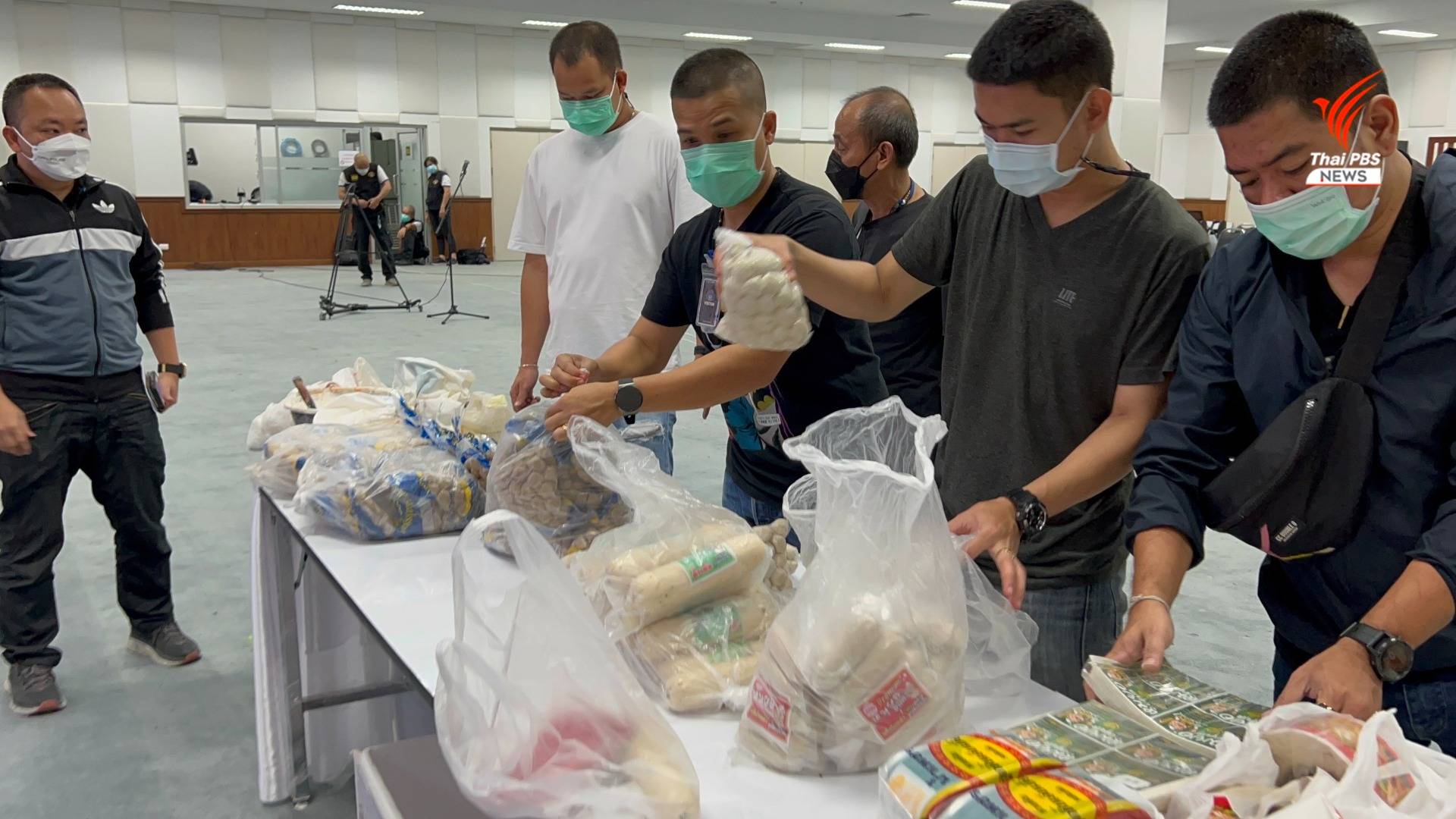 ปคบ.บุกจับไส้กรอก ที่ จ.ชลบุรี ไม่ผ่านมาตรฐาน อย.