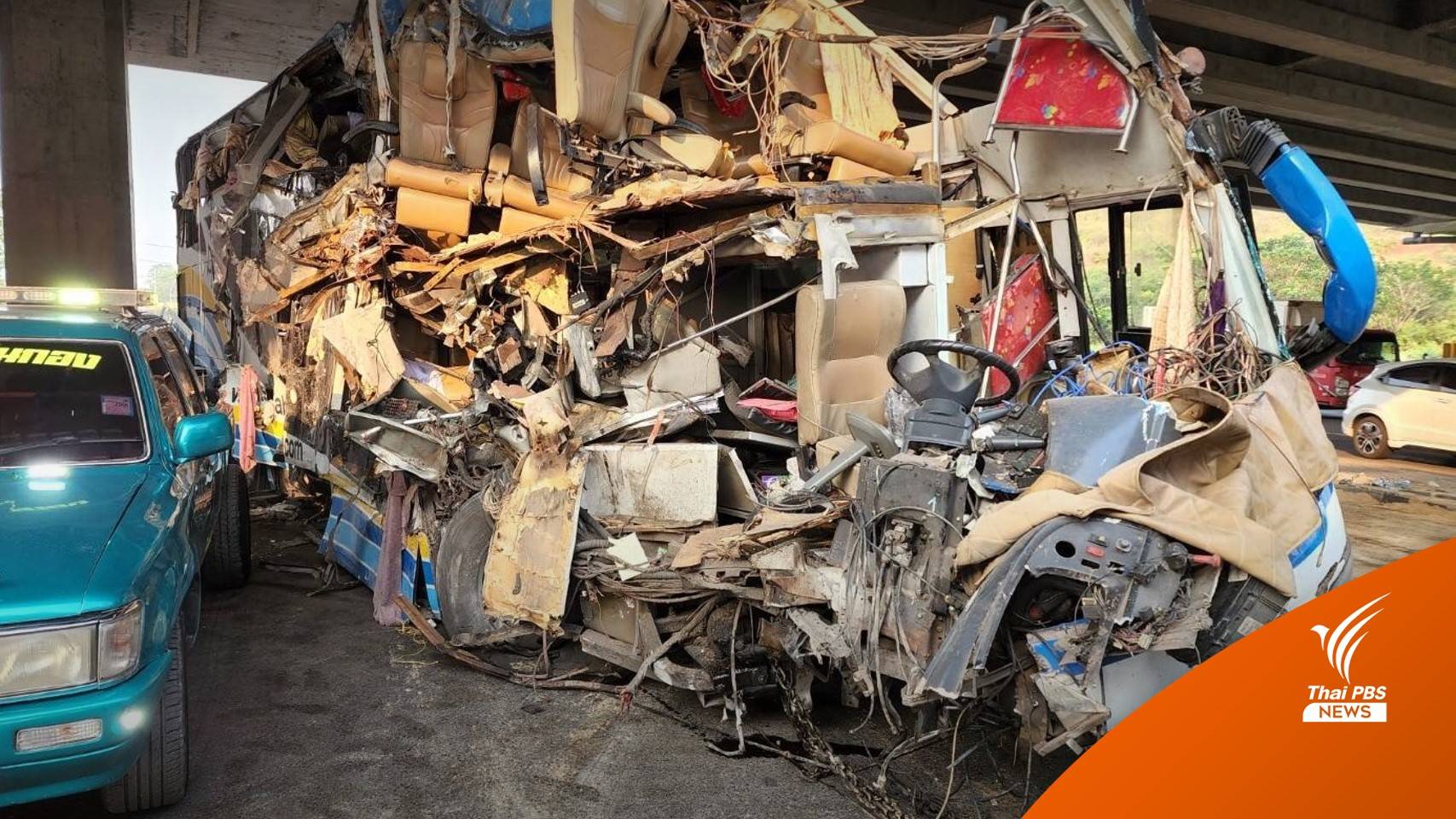 "ขนส่ง"ถอนใบอนุญาตขับรถ คนขับรถทัวร์พุ่งชนตอม่อ