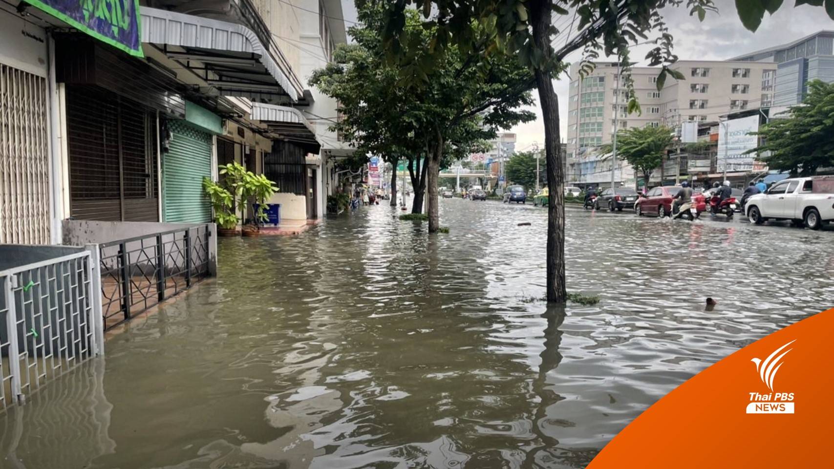 น้ำทะเลหนุน ทะลักเจ้าพระยา เอ่อท่วม 2 ฝั่งทั้งกรุงเทพฯ-สมุทรปราการ