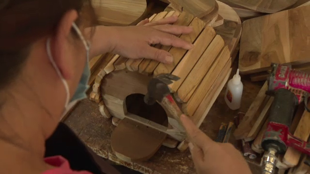 ผู้ผลิตเฟอร์นิเจอร์ปรับตัวสู้โควิด 19 จ.แพร่