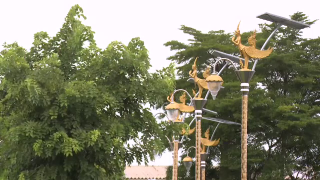 อบต.ราชาเทวะ ชะลอจัดซื้อ "เสาไฟกินรี" 68 ล้านบาท