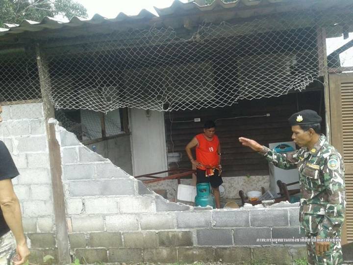 "พลายด้วน"ช้างป่าเขาใหญ่เกเร พังบ้านพักจนท.อีกรอบ