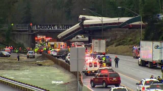 รถไฟ "แอ็มแทร็ก" ตกรางจากสะพานในรัฐวอชิงตัน เสียชีวิต 3 คน