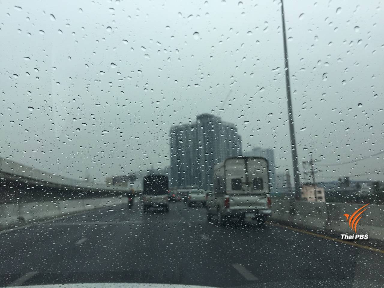 อิทธิพล "เท็มบิน" กทม.ฝนตกร้อยละ 10-ขึ้นฝั่งภาคใต้คืนนี้