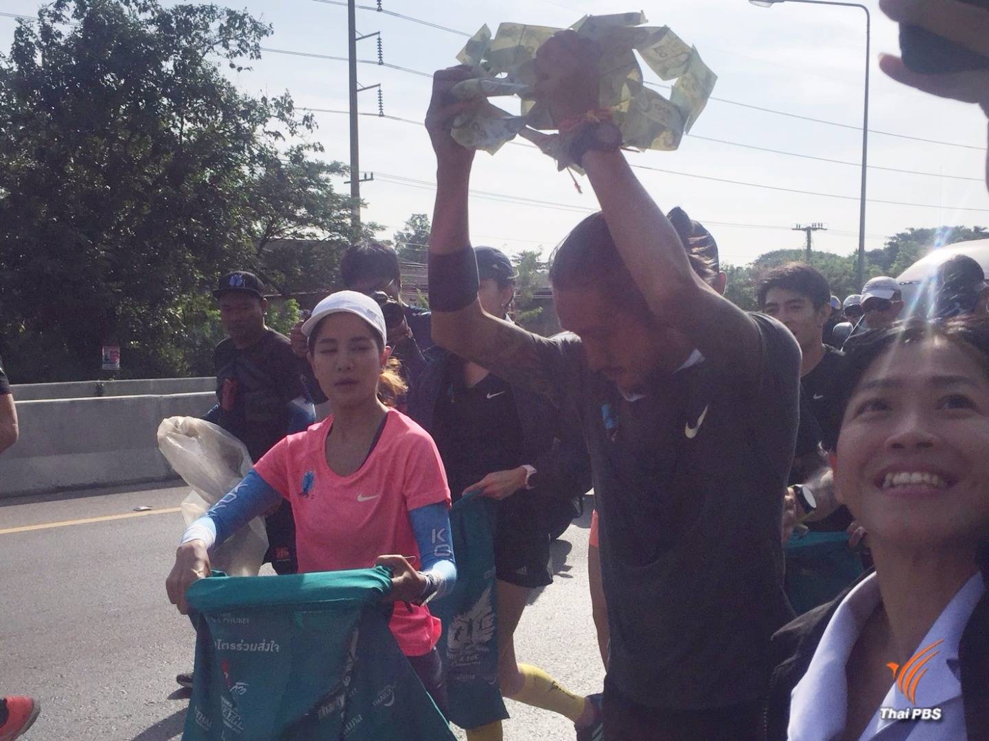“ตูน” วิ่งวันที่ 32 มุ่งหน้าเข้าสู่ จ.ราชบุรี ยอดบริจาค 394 ล้านบาท