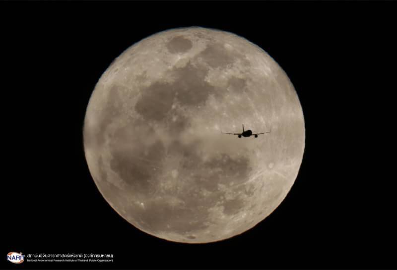 ประมวลภาพ “ซูเปอร์ฟูลมูน” จันทร์ดวงโตใกล้โลกที่สุด