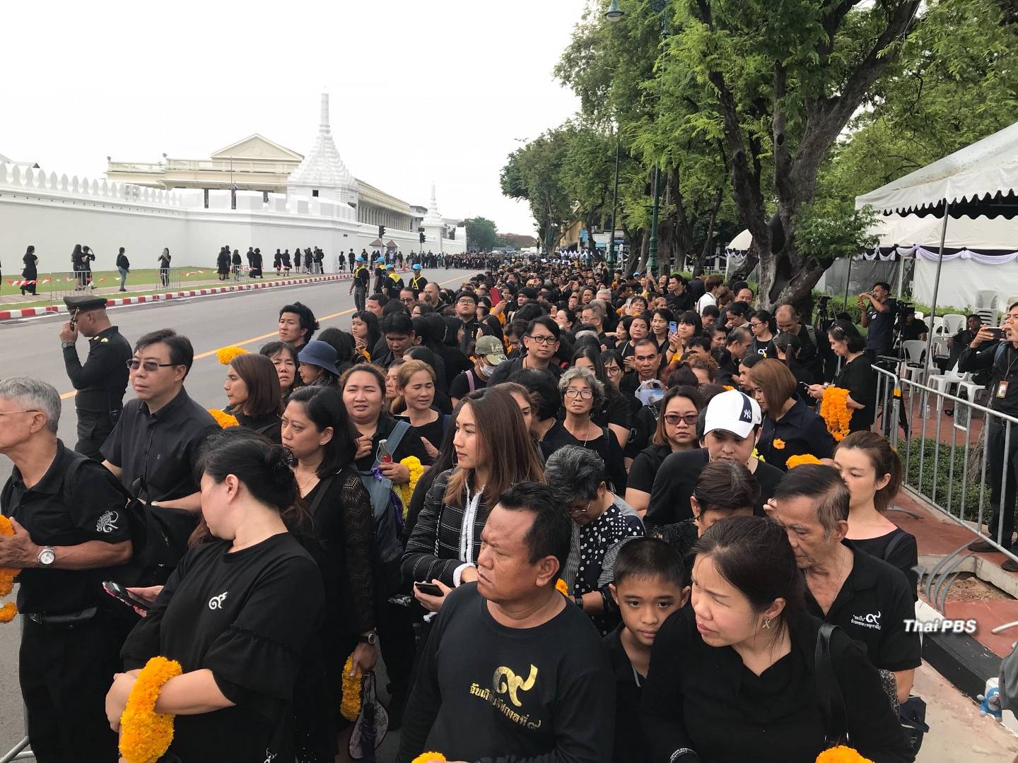 เปิดให้ปชช.ถวายดอกไม้จันทน์พระเมรุมาศจำลอง 9 จุดกทม.เริ่ม 9 โมงวันที่ 26 ต.ค.นี้