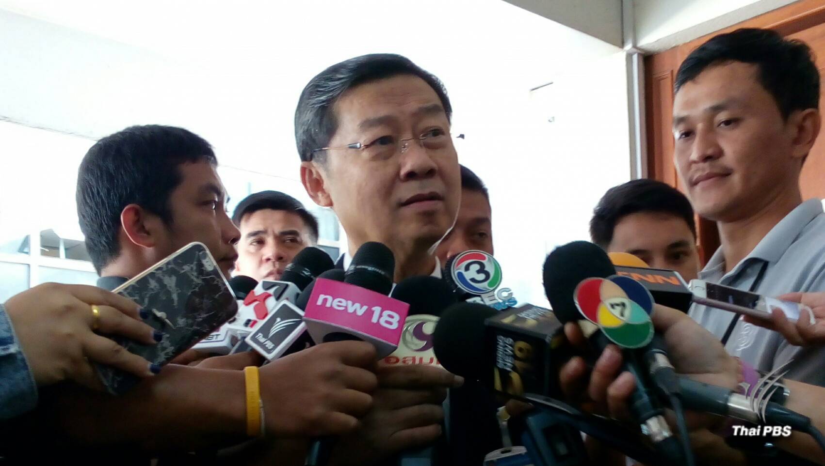 "สุรชัย" เชื่อไม่มีปัญหากรณีตีความ 150 วัน จัดการเลือกตั้ง