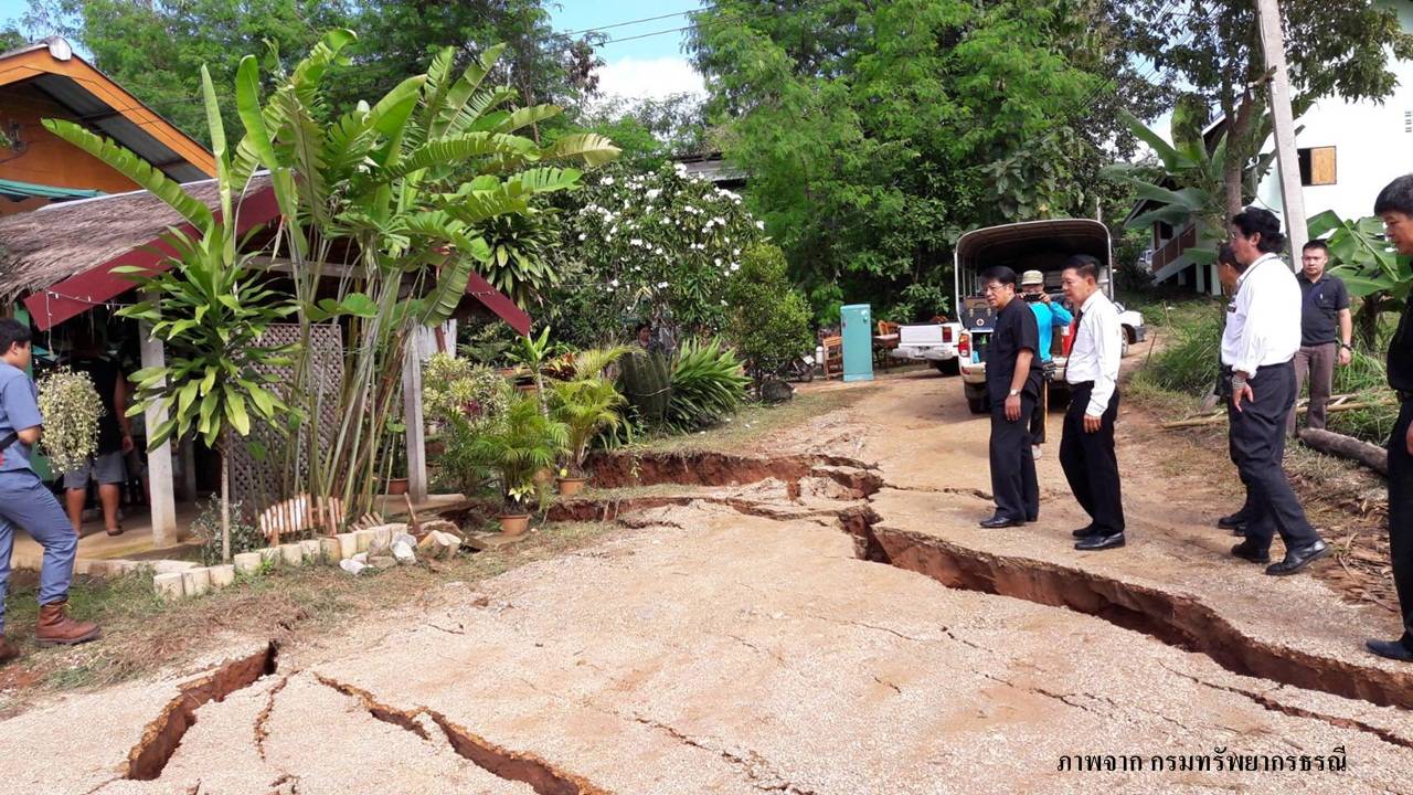 เตรียมเจาะสำรวจชั้นดินหาสาเหตุดินทรุดตัวใน อ.แม่เมาะ