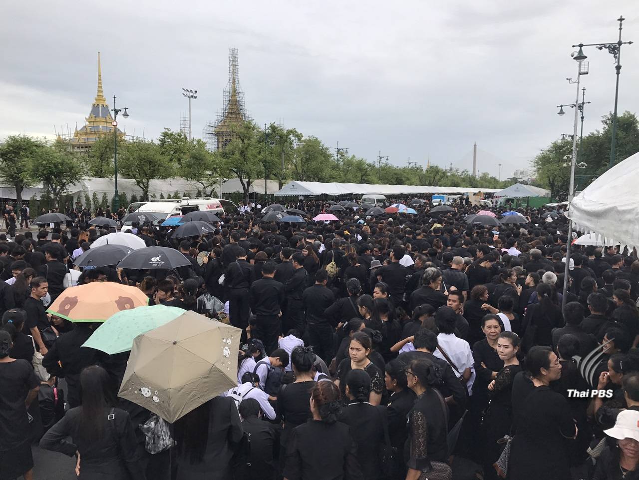 คนไทยเกิดภาวะ "อาการใจหาย" หลังข่าวปิดกราบพระบรมศพ รัชกาลที่ 9 