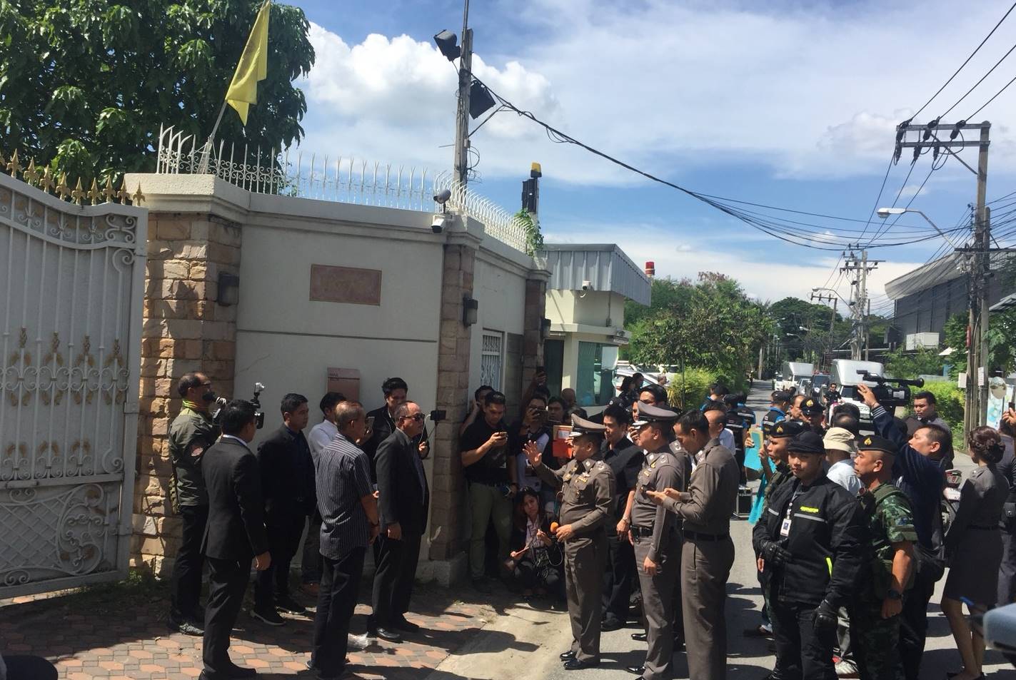 ตร.เตรียมค้นบ้าน "ยิ่งลักษณ์" หาพยานหลักฐานและเก็บตัวอย่างดีเอ็นเอ