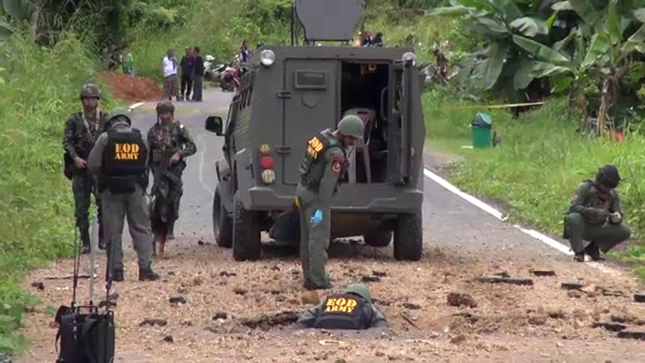 ลอบ "วางระเบิด" รถยนต์หุ้มเกราะ ทหารพราน เจ็บ 4 นาย