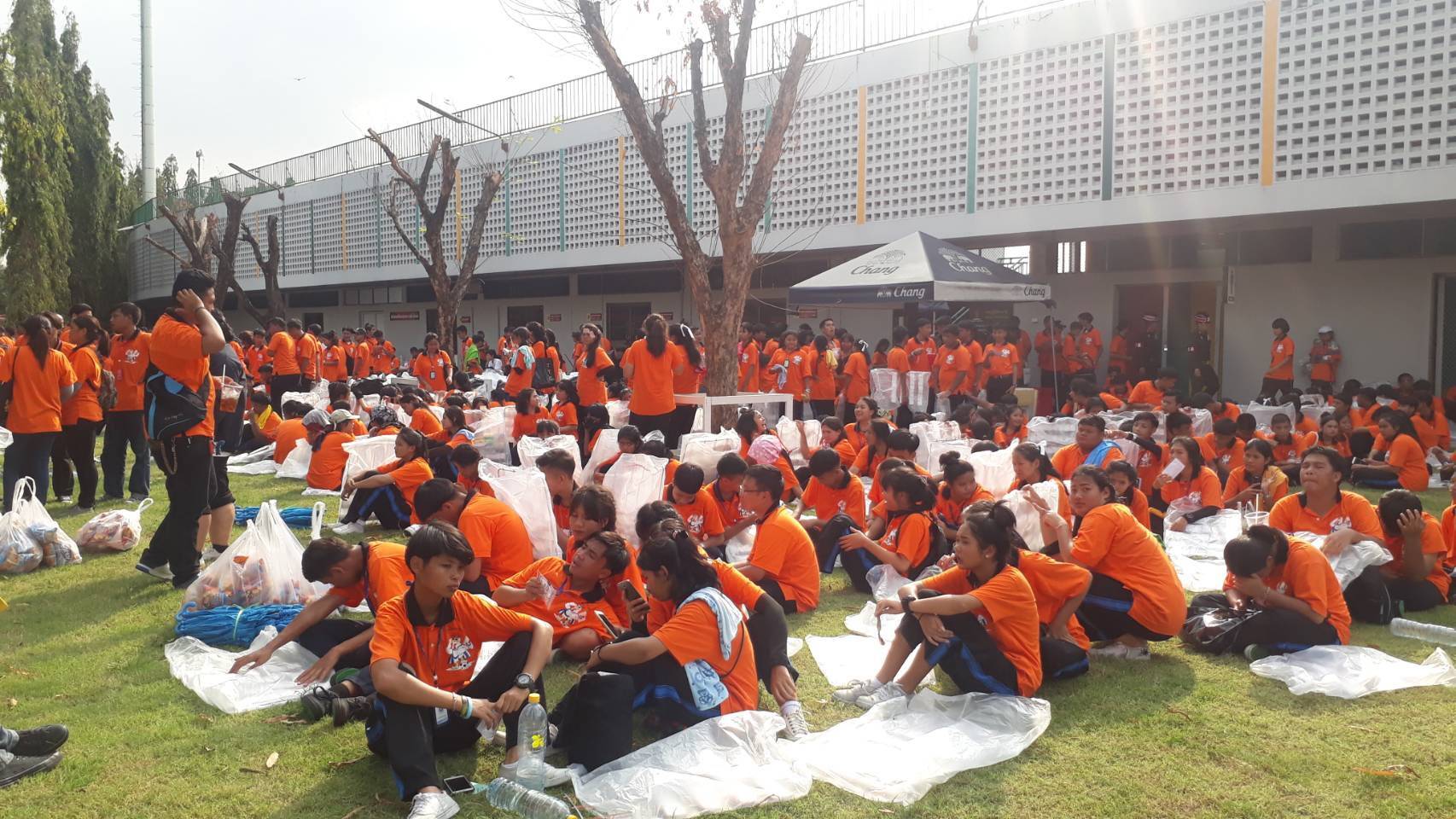 นร.“ตั้งตรงจิตรพณิชยการ” ร่วมกีฬาปัญจมิตรเกมส์ วูบด้วยอาการหายใจเร็ว-มือจีบ-ลมแดด