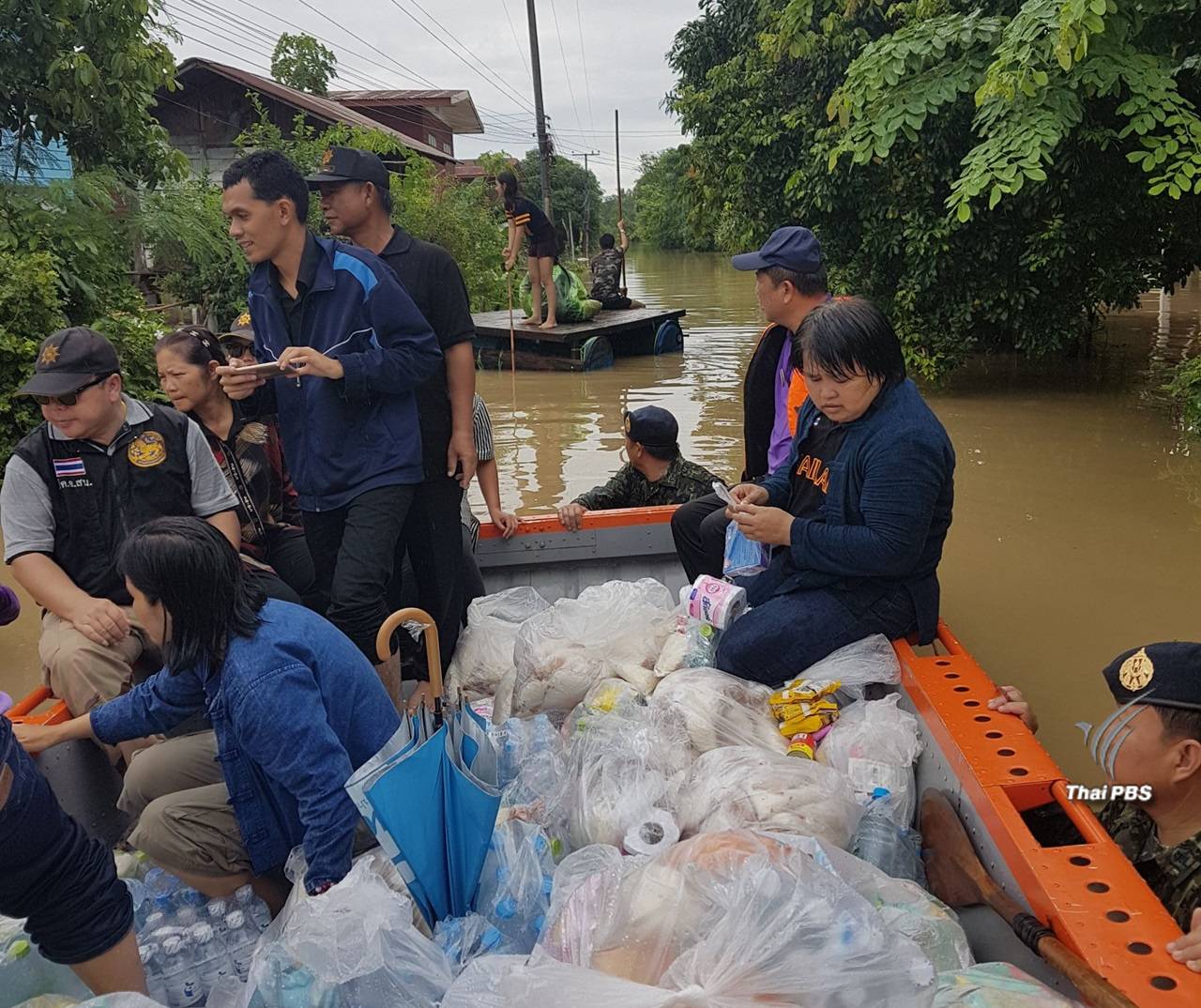 นายกรัฐมนตรี กำชับทุกหน่วยงานระดมช่วยน้ำท่วม