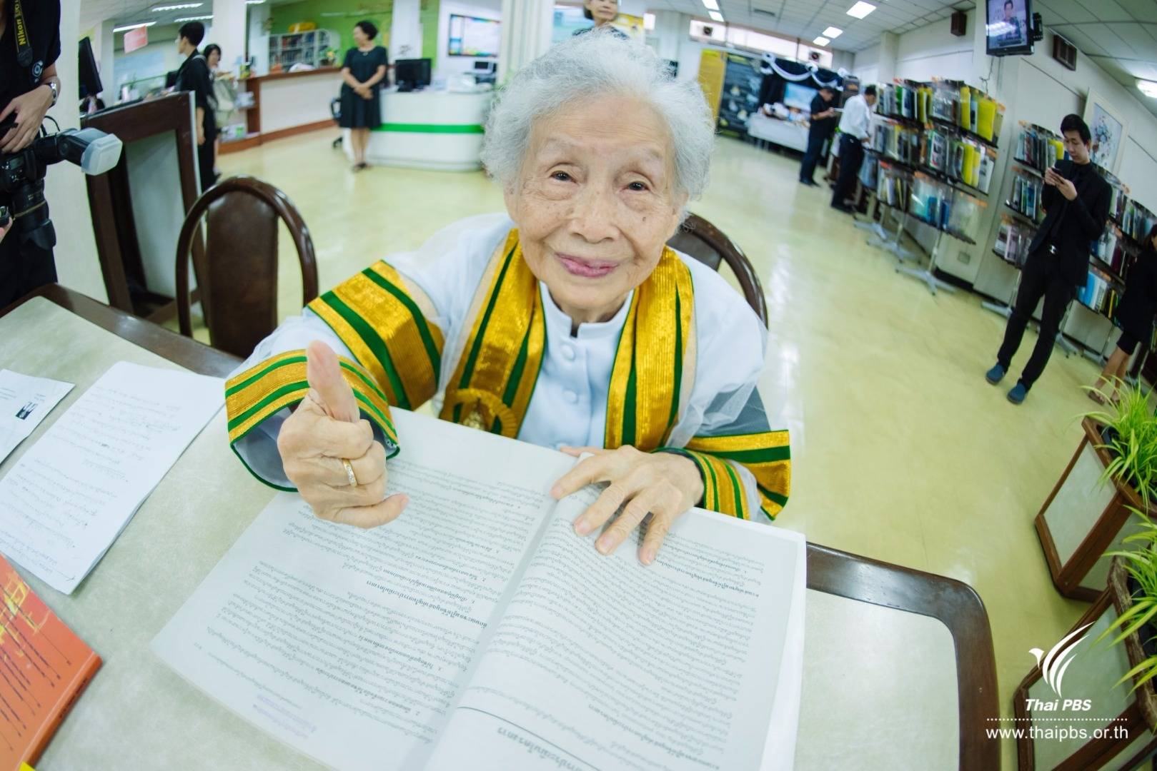 เปิดใจ "คุณยาย" วัย 91 ปีบัณฑิต มสธ.เรียนอ่านให้ทันโลก 