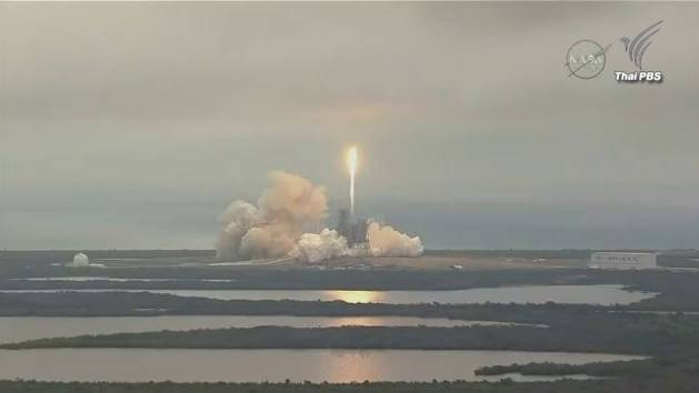 "สเปซเอ็กซ์" เตรียมส่งนักท่องเที่ยวทัวร์ดวงจันทร์ ปีหน้า