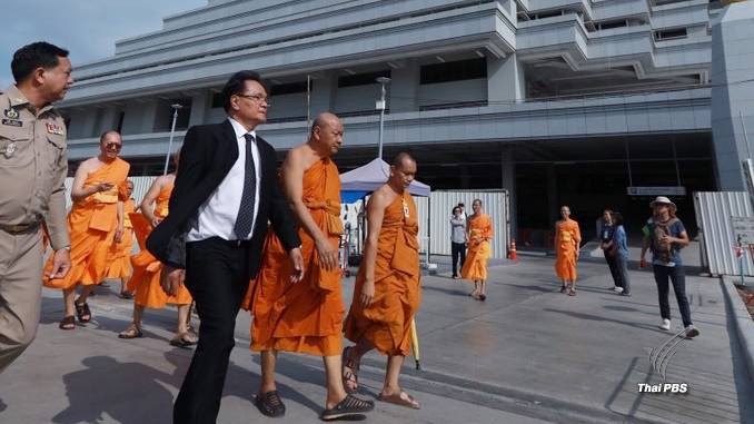 ดีเอสไอนำกำลังตรวจค้นวัดพระธรรมกาย 3 จุด