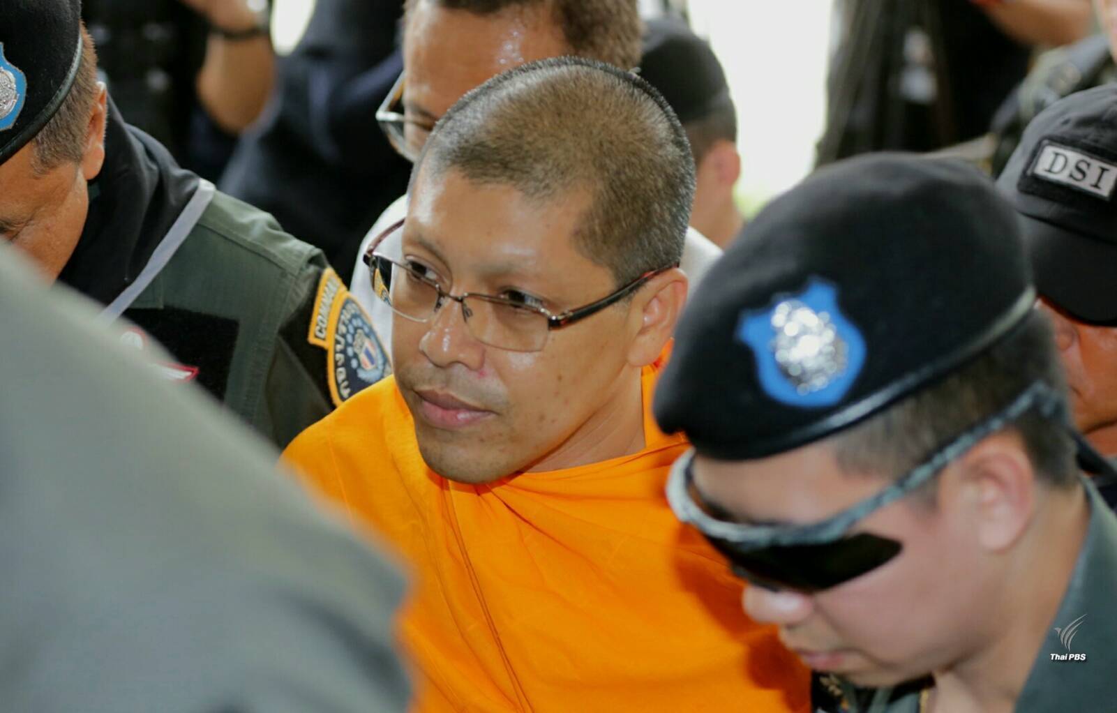 "พระสนิทวงศ์" มาตามนัดรับทราบข้อกล่าวหา