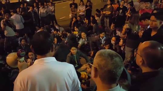 พนง.ตรวจสัมภาระสุวรรณภูมิ 300 คน หยุดงานประท้วง ขอโบนัส-สวัสดิการ