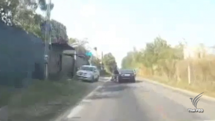 รองนายกเทศมนตรีแหลมฉบังปัดขับเบนซ์ซิ่งชนตายายแล้วหนี หลังทะเบียนรถตรงกัน