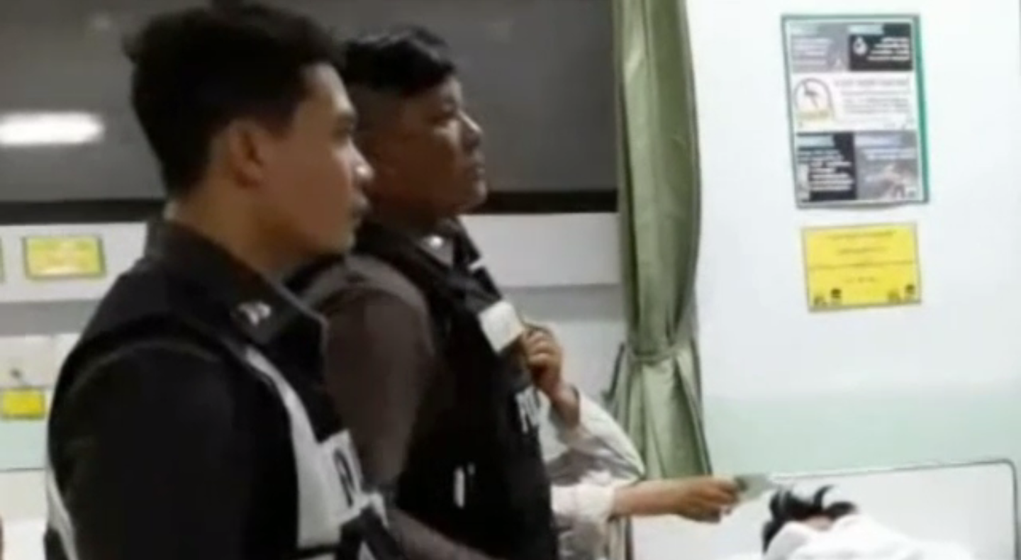 ตร.อุบลราชธานีจับวัยรุ่นเมายาบ้าคลุ้มคลั่งฆ่าเพื่อนบ้าน หลังถูกเตือนเรื่องยาเสพติด