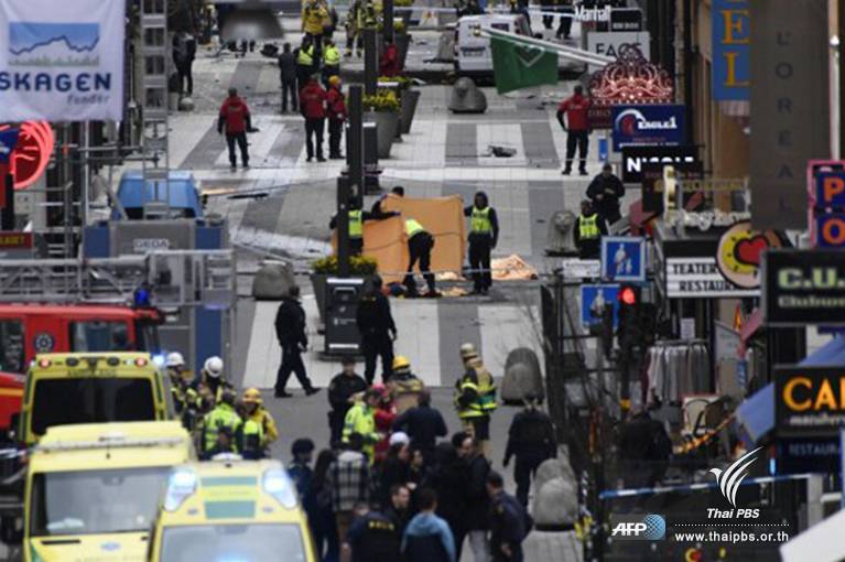 นายกฯ สวีเดน ชี้รถบรรทุกพุ่งชนกลางกรุงสตอกโฮล์มเป็นก่อการร้าย จับผู้ต้องสงสัย 1 คน