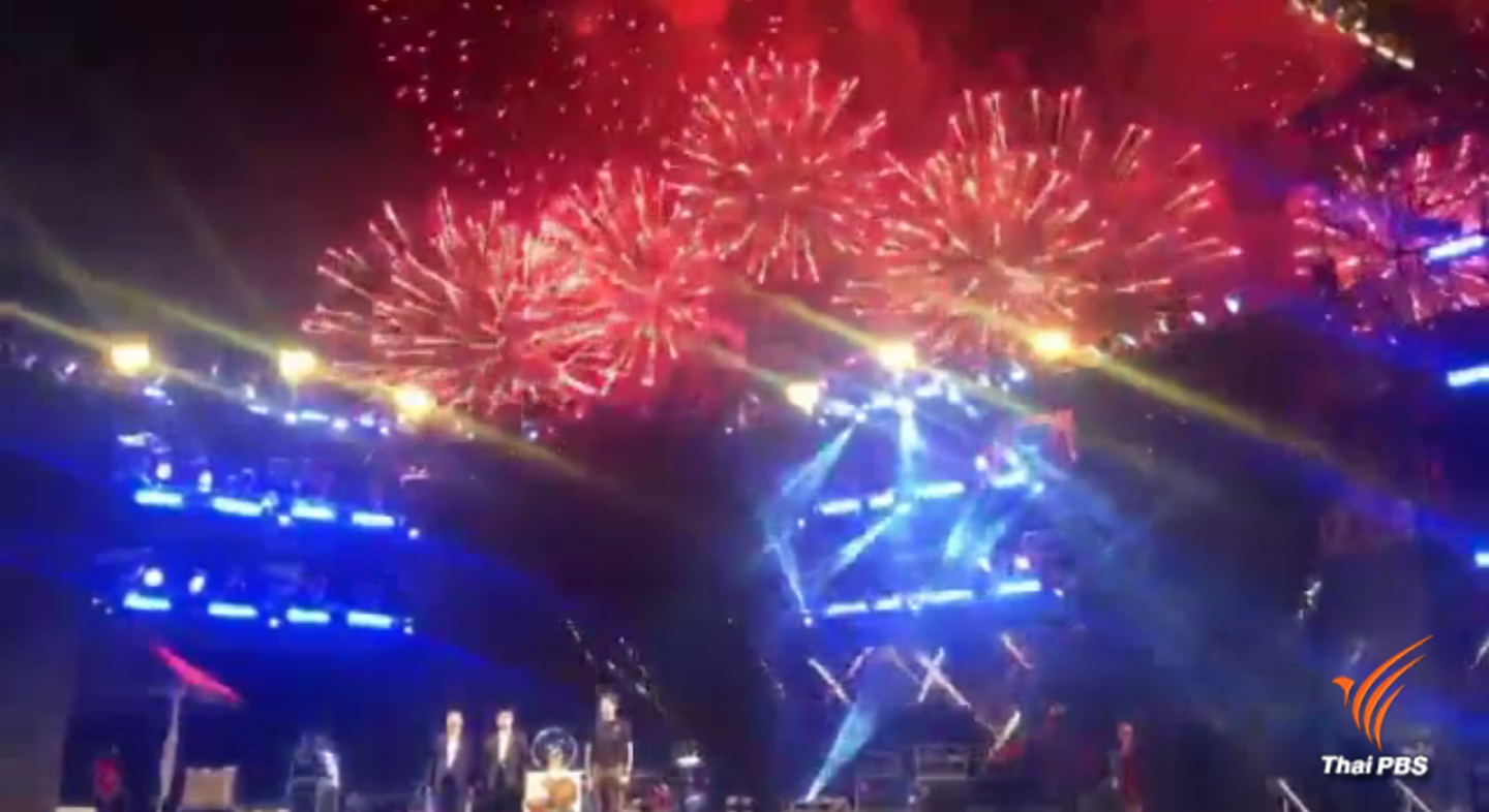 นักท่องเที่ยวไทย-ต่างชาติแห่ชมเทศกาลพลุนานาชาติที่พัทยา