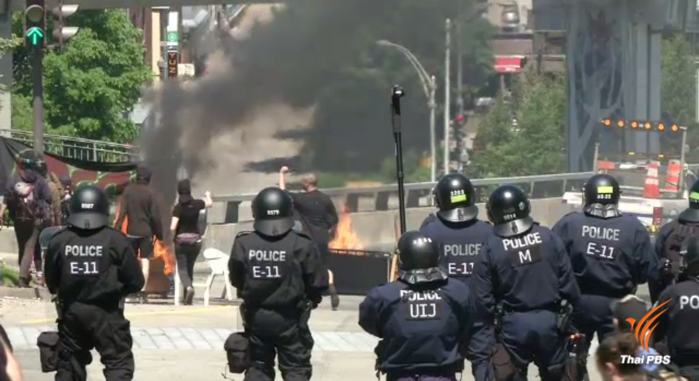 ผู้ชุมนุมเผาเฟอร์นิเจอร์ไม้ประท้วงการประชุมสุดยอดจี 7 ในแคนาดา