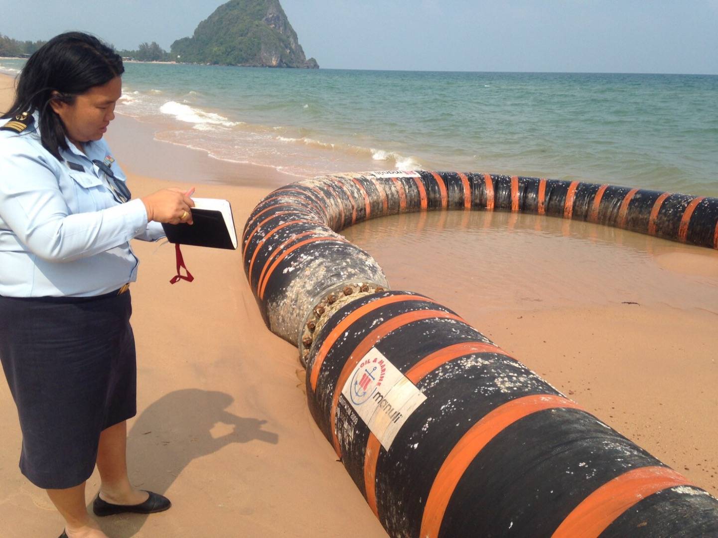 ทช.แกะรอยเจ้าของท่อปริศนาโผล่หาดบางเบิด