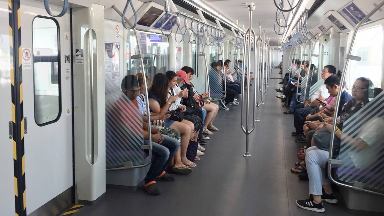 MRT สายสีน้ำเงิน-สีม่วง ให้ผู้สูงอายุใช้บริการฟรีช่วงสงกรานต์