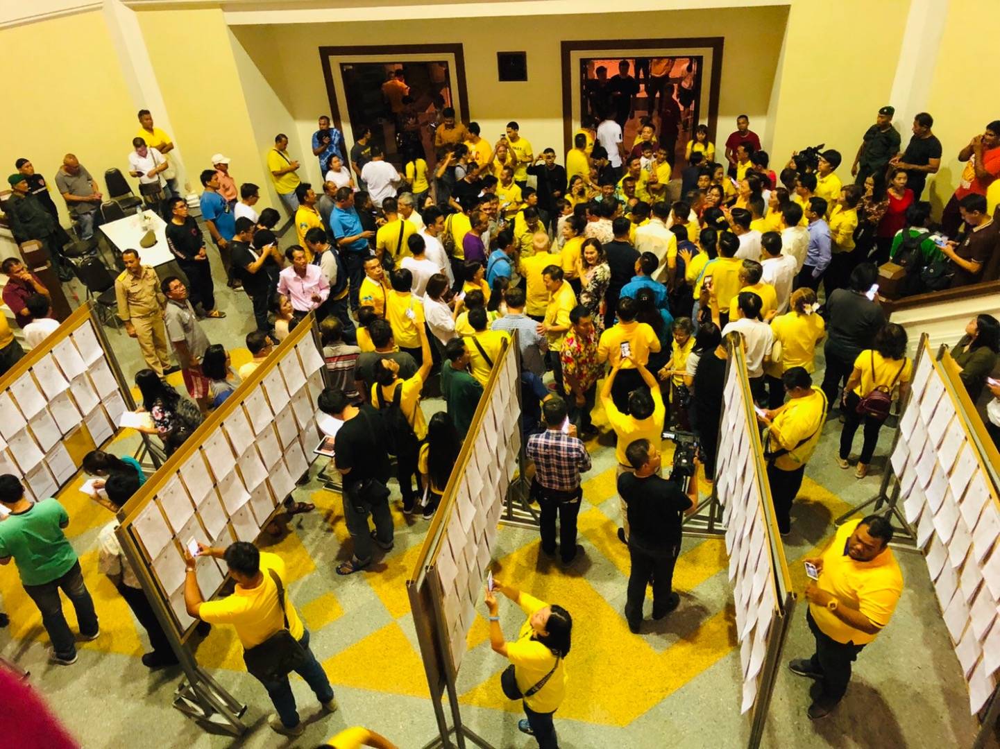 “อนาคตใหม่” พลิกชนะเลือกตั้ง เขต 1 นครปฐม อย่างไม่เป็นทางการ