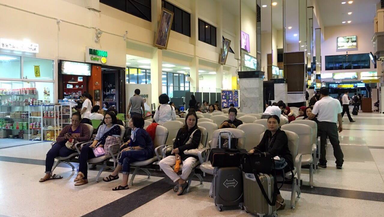 ผู้โดยสารตกค้างสนามบินนครศรีฯ 130 คน เร่งส่งต่อสนามบินใกล้เคียง