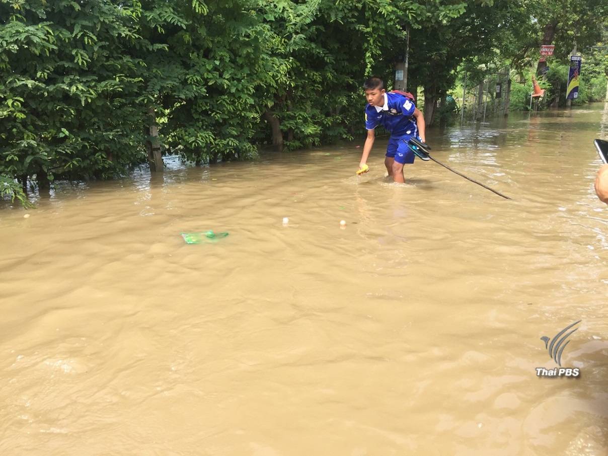 เทศบาลเพชรบุรี เปิดสายช่วยเหลือน้ำท่วม หมายเลข 064-2842800 ตลอด 24 ชม.