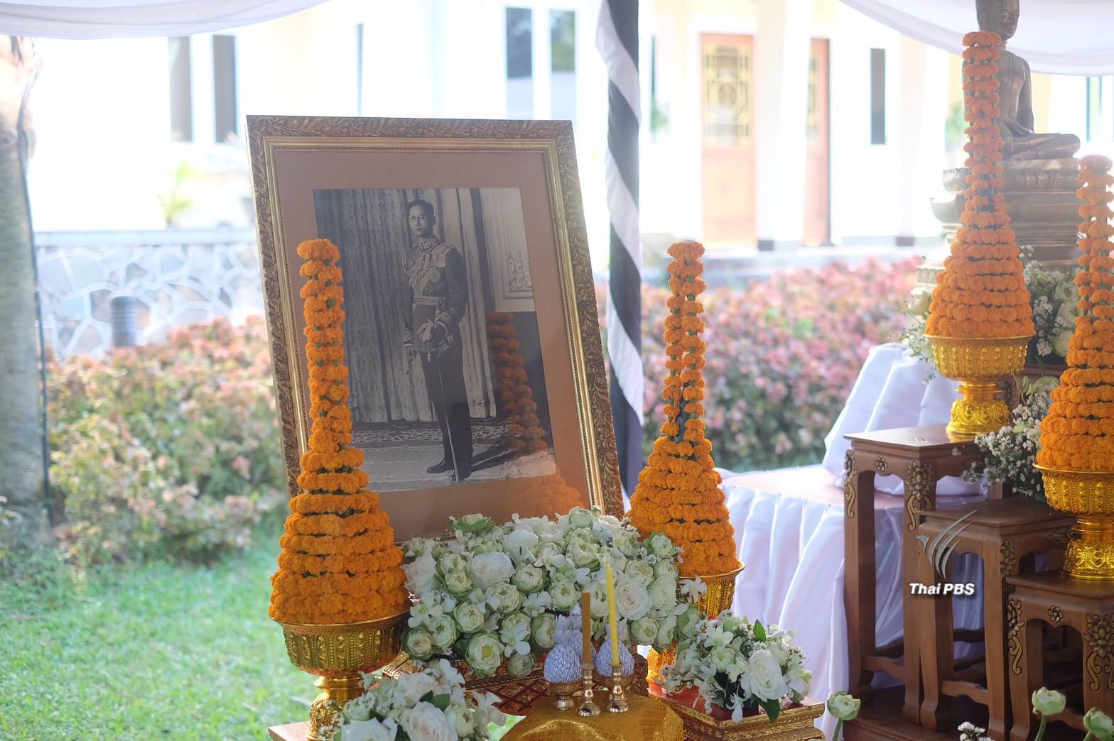 สถานเอกอัครราชทูตไทยประจำประเทศลาวจัดพิธีบำเพ็ญกุศล "พระเจ้ามหาชีวิต"