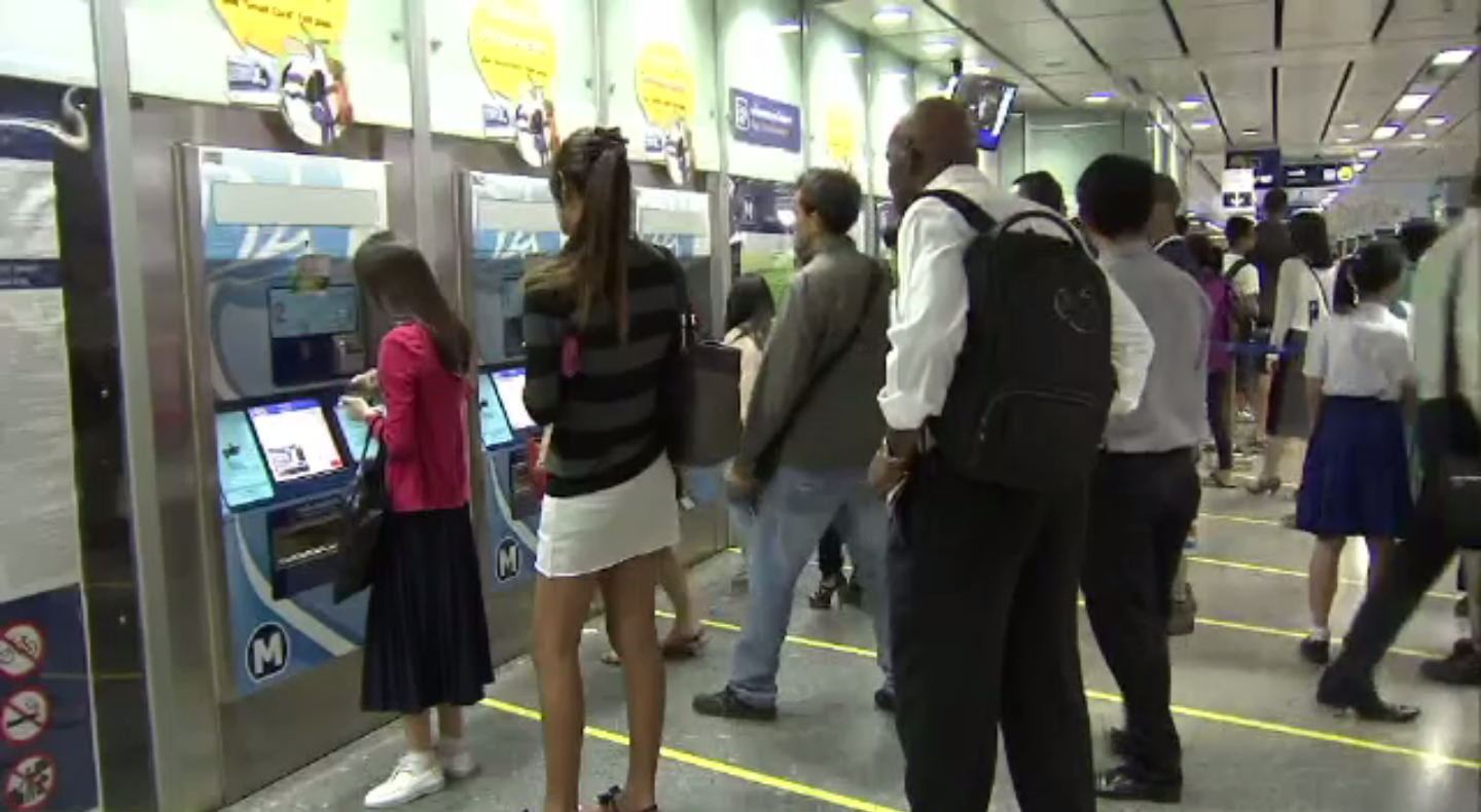 ผู้บริโภคร้องเรียนเปลี่ยนบัตรโดยสารรถไฟฟ้าใต้ดินไม่เป็นธรรม