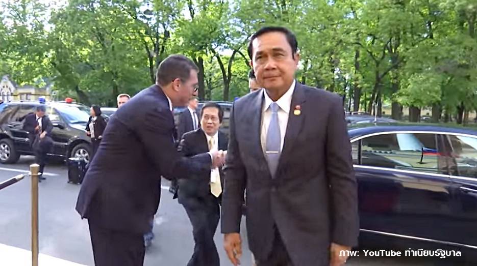 นายกฯ ย้ำ ตัวแทนพรรคการเมือง "พูดได้ทุกเรื่อง" ในเวทีถาม-ตอบ ร่าง รธน.วันนี้