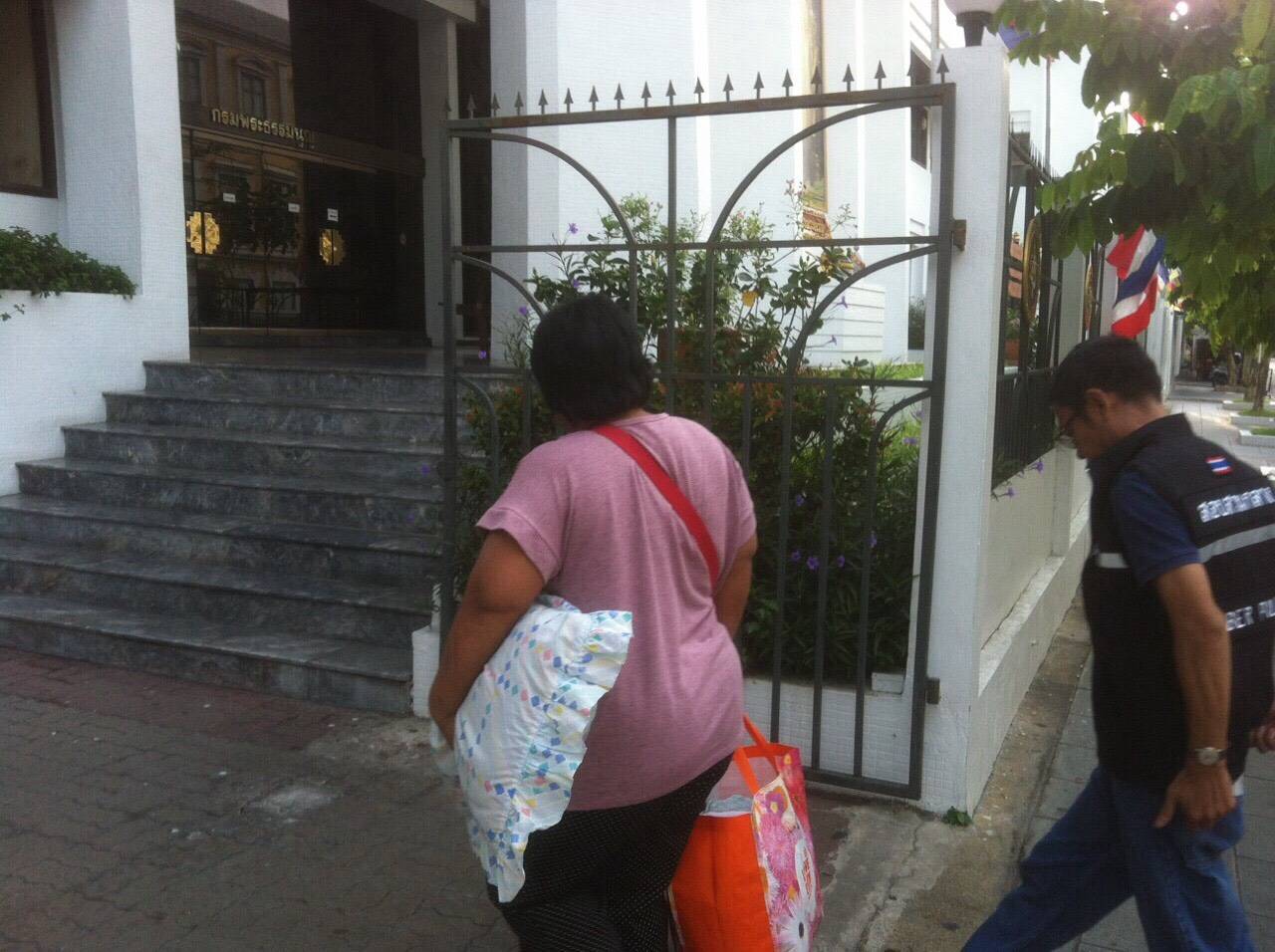 ตำรวจนำตัว "แม่จ่านิว" ไปขออำนาจศาลฝากขังผัดแรก 12 วัน