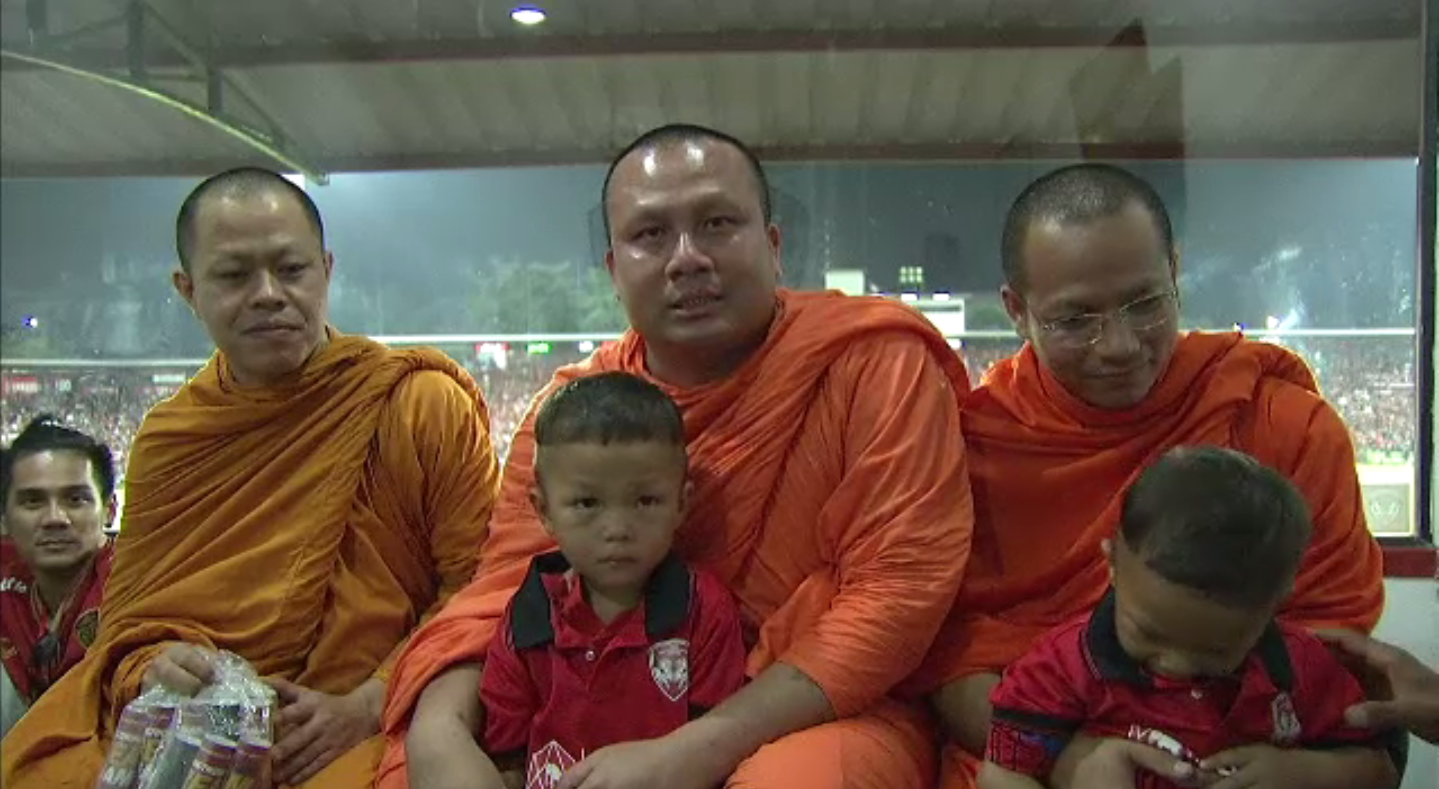 "พระมหาสมปอง" ดูงานไทยลีก หวังนำไปปรับใช้กับอคาเดมี่ที่ จ.ชัยภูมิ