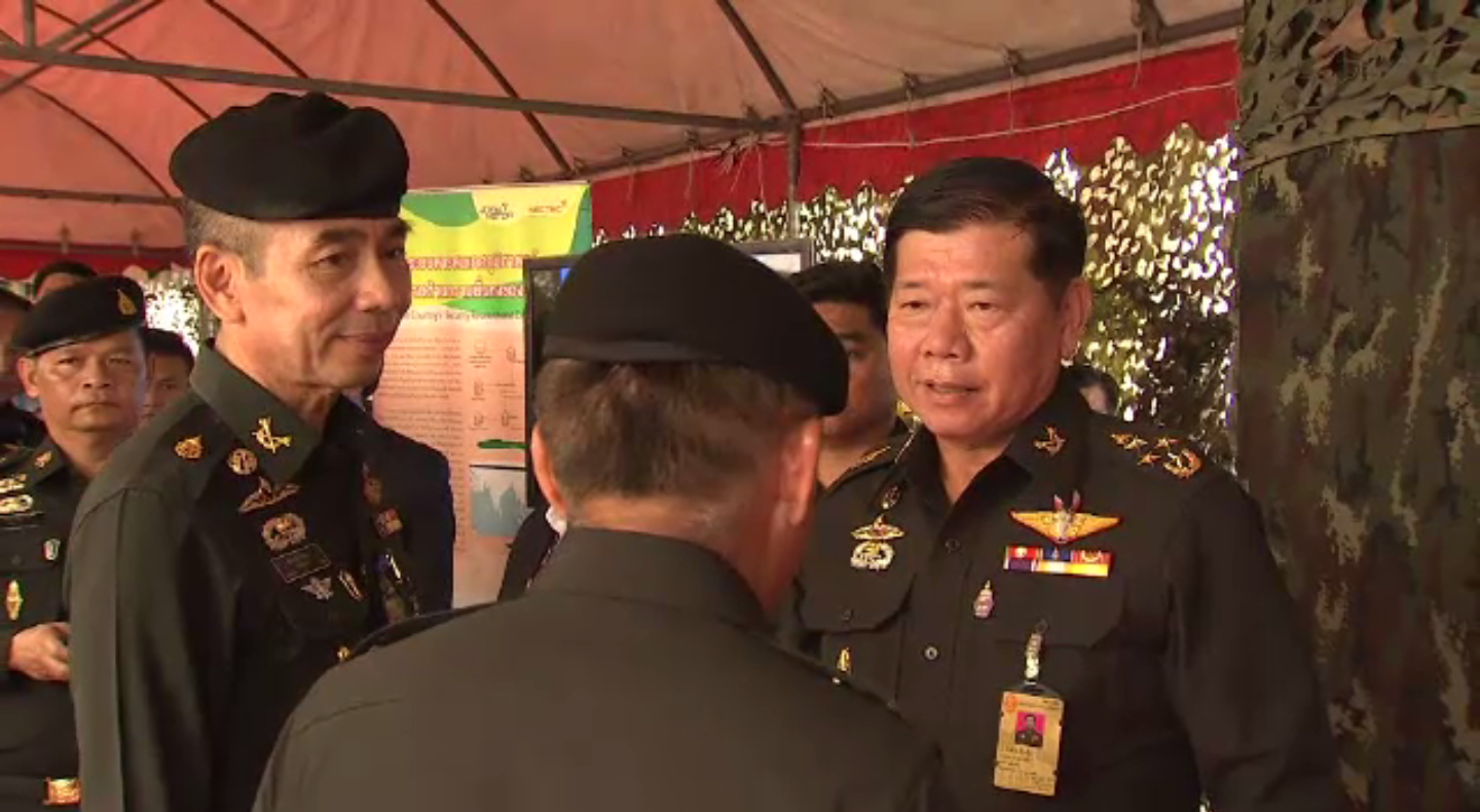 ผบ.ทบ.ไม่ห่วงเคลื่อนไหวการออกเสียงประชามติ-ปัดเชิญ "พานทองแท้" มาพูดคุย