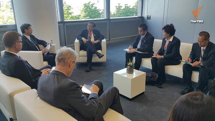 รมว.ไอซีทียันไม่ได้ถูกขู่ให้ออกจากตำแหน่ง ด้านรมว.คลังยังอยู่ตปท.