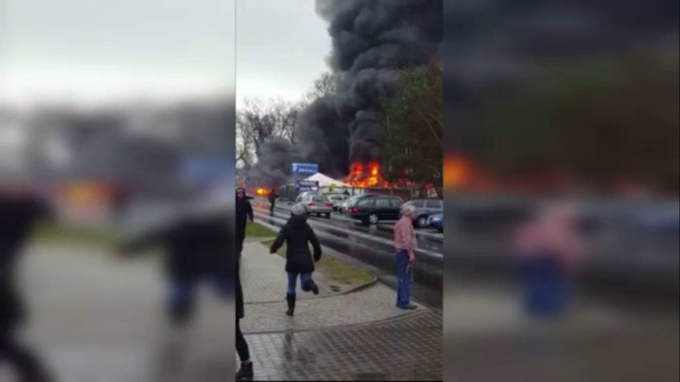 ดอกไม้ไฟระเบิดพรมแดนโปแลนด์-เยอรมนี บาดเจ็บอย่างน้อย 8 คน