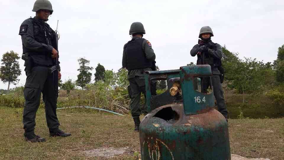 จนท.ปิดล้อมใน อ.หนองจิก ปัตตานี จับผู้ต้องหาคดีความมั่นคงได้ 1 คน ยึดระเบิดจำนวนมาก