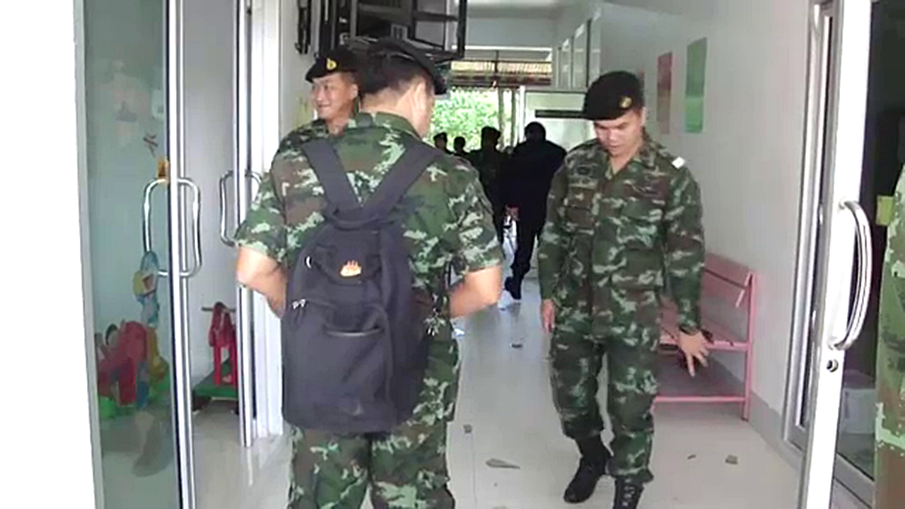 กอ.รมน.ประณามผู้ก่อเหตุใช้ รพ.-คนป่วยเป็นโล่มนุษย์-นายกฯ สั่งใช้กฎหมายขั้นเด็ดขาด