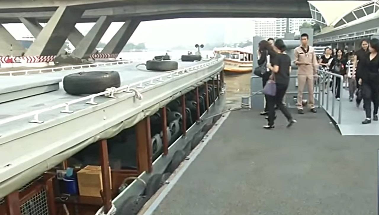 กองทัพเรือบริการเรือฟรี "สาทร-ท่าช้าง" อำนวยความสะดวกประชาชน