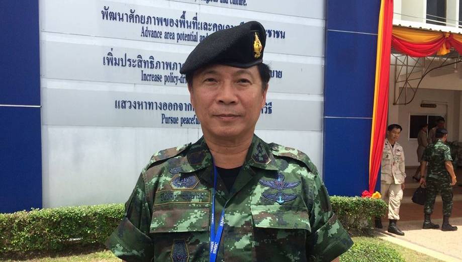 มทภ.4 พบประชาชน เน้นนโยบาย "กฎหมายนำ การทหารตาม การเมืองขยาย"