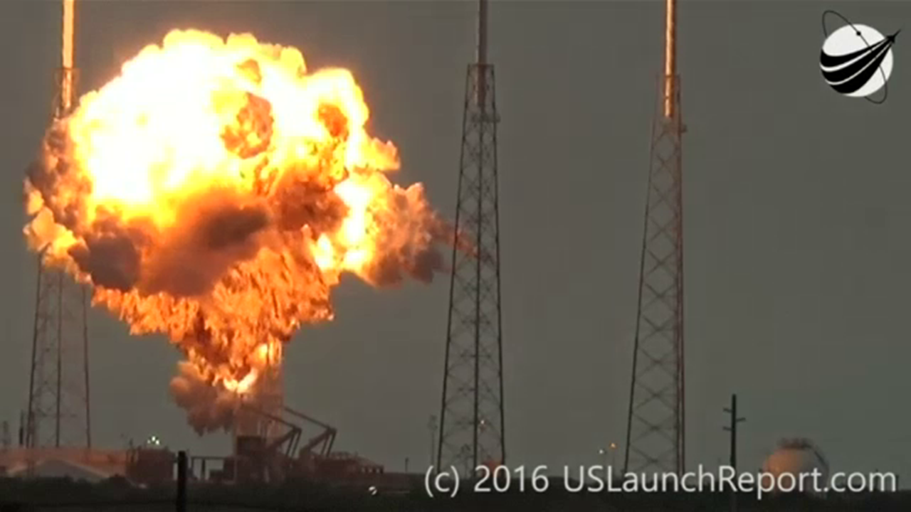 จรวด SpaceX ส่งดาวเทียมสัญญาณเน็ตเฟซบุ๊กระเบิด-ไร้เจ็บ 