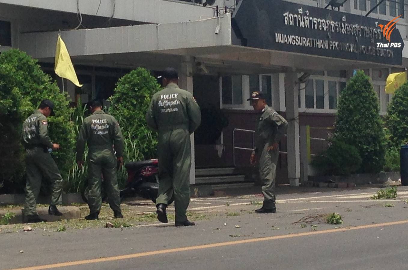 พูดกันคนละทาง "ประวิตร-ผบ.ตร." มือบึ้ม 7 จว. "เกี่ยว-ไม่เกี่ยว" ใต้