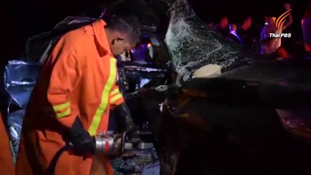 เก๋งเสียหลักหมุนชนต้นไม้ที่ชะอำคนขับดับคารถ