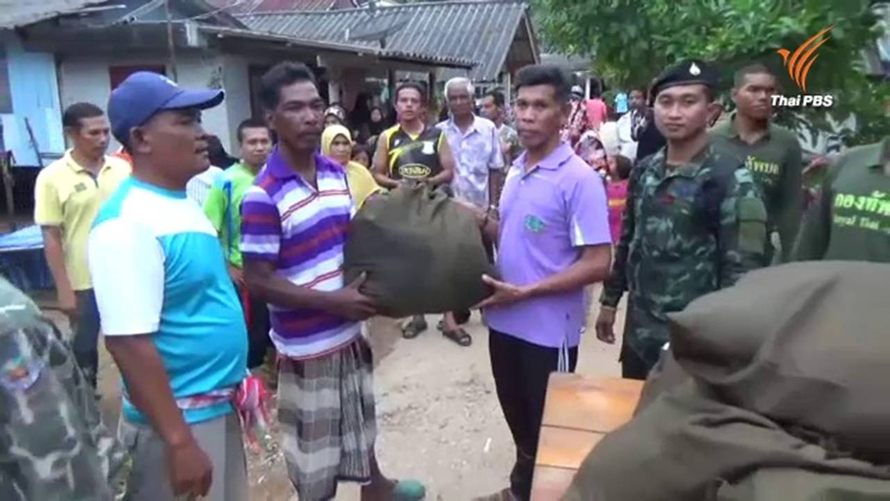 น้ำป่าหลาก-โคลนถล่มบ้าน ปชช. บนเกาะลิบงเริ่มคลี่คลาย ทหารเร่งช่วยเหลือ